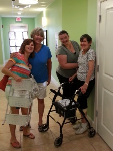 My sister Trish, Dixie, Cheryl, and my mom as I said good-bye. I was thankful I did not leave last. 